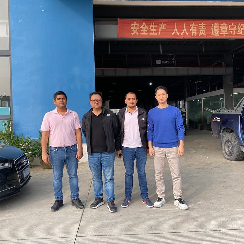 images/1730363014973Israeli customers visit Fstsort.jpg